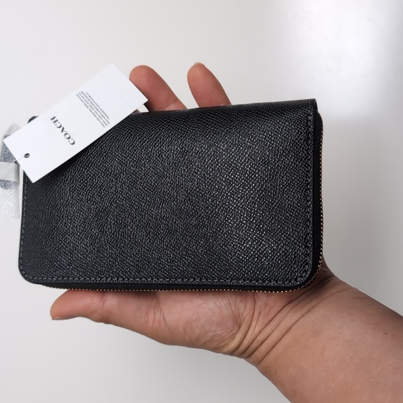 Coach CI194 Leather Medium Zip Around Wallet Brass/Black (Frim Price - Last One) - Picture 3 of 16